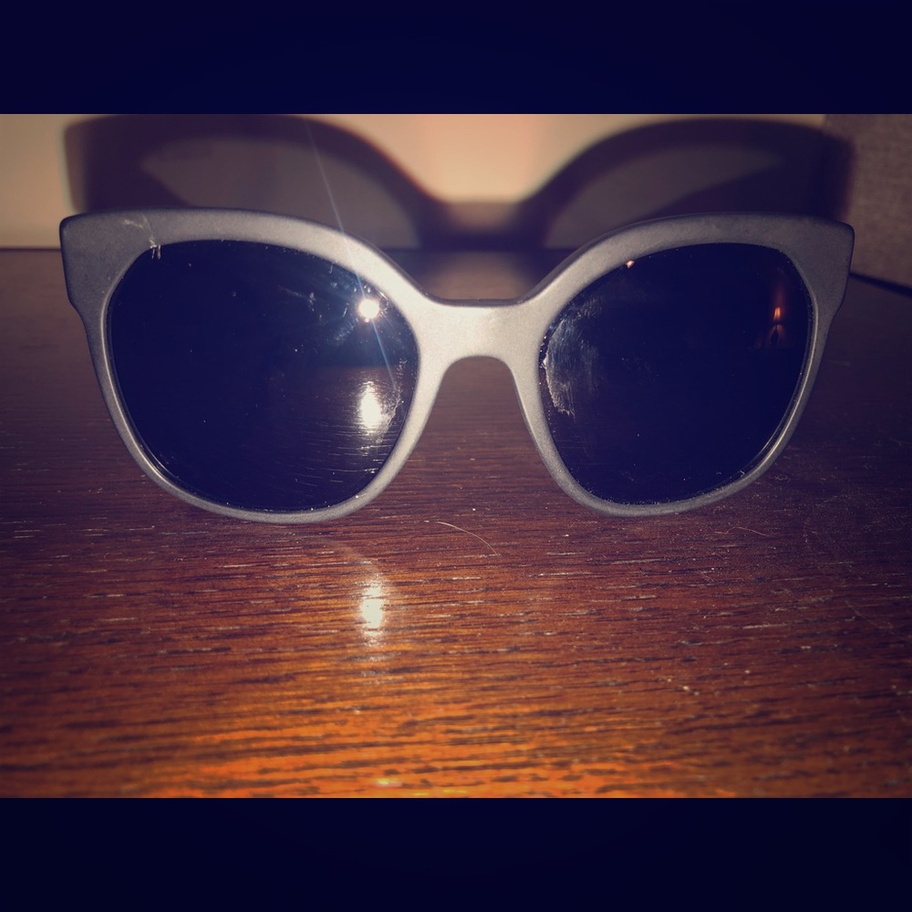Prada Sunglasses SPR 10R/57019 black cat eye